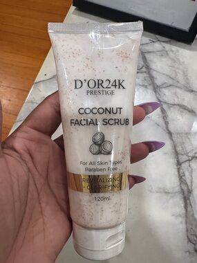 D'OR24K Prestige Coconut Facial Scrub - White